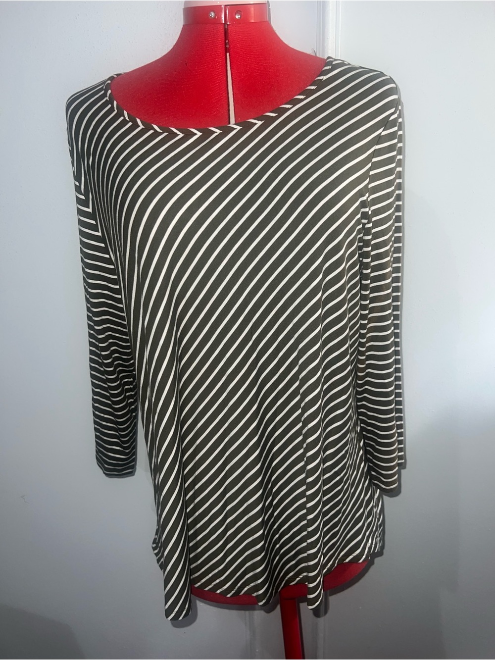 NWT Chico's Olive green & White Diagonal Stripe Long-Sleeve Top size large (2)